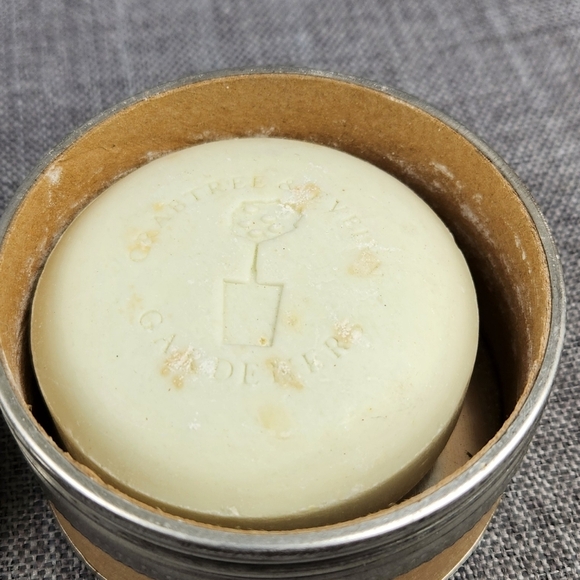 Crabtree & Evelyn Gardeners Soap and Scrub Set - Picture 4 of 4